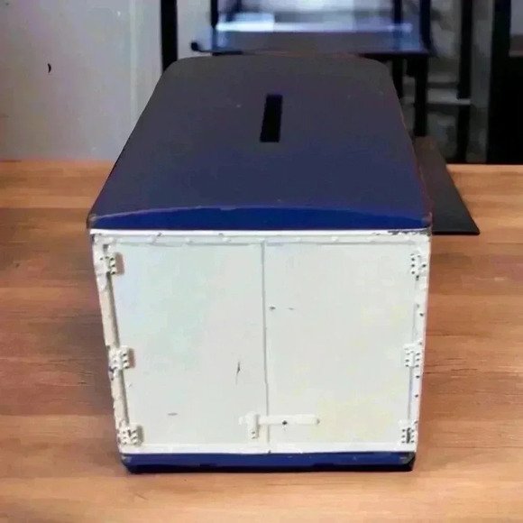 True Value Hardware VINTAGE 1991 10th Anniversary 1931 Hawkeye Truck Bank - Picture 3 of 4